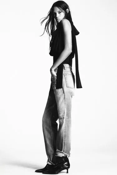 Ботильоны на каблуке с рельефным узором