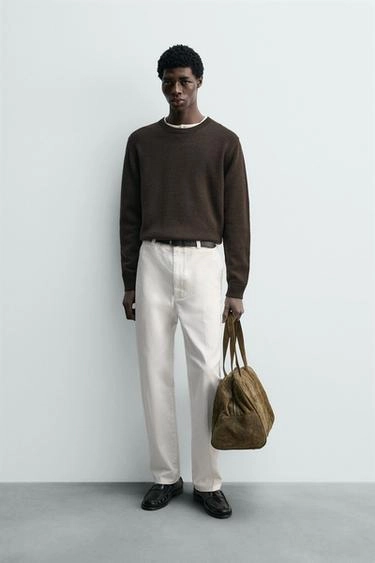 Легкий свитер из шерсти