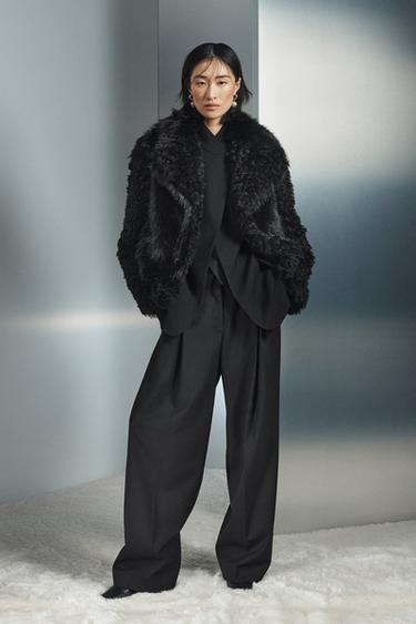 Zara Короткое пальто из искусственного меха — ZW COLLECTION