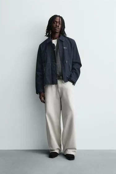 Джинсовая куртка с тогглами