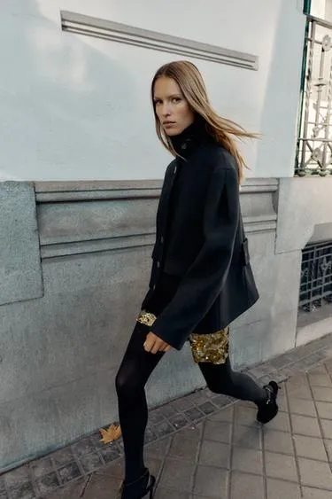 Короткое пальто из смесовой шерсти с воротником-стойкой