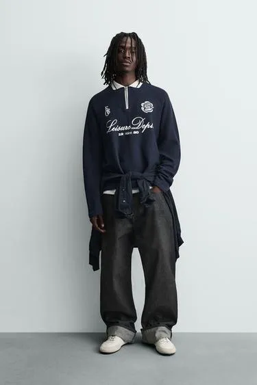 Поло с контрастным принтом