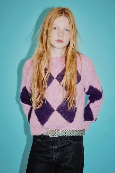 Свитер с узором «ромбы»