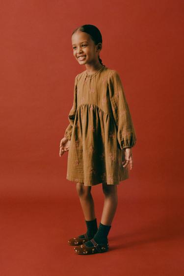 Zara Платье с вышитыми цветами купить с доставкой.