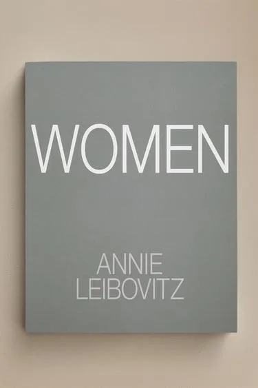 Книга женщина анни лейбовиц- Заказать в России