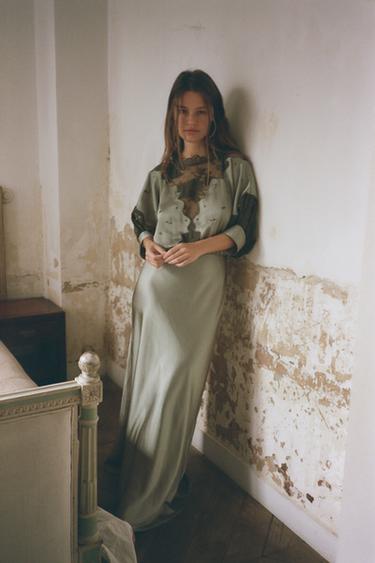 Zara Атласное платье с кружевом