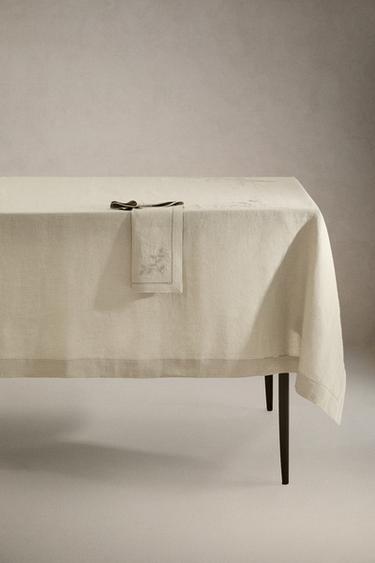 Zara Льняной скатерть с цветочной вышивкой