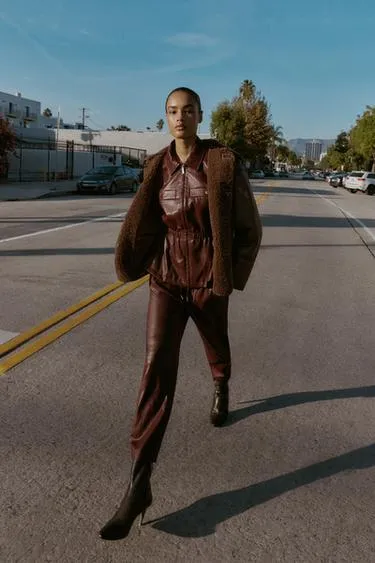 Куртка из искусственной кожи с эластичной талией