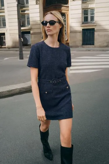 Платье с поясом