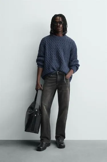 Свитер с узором «косы»