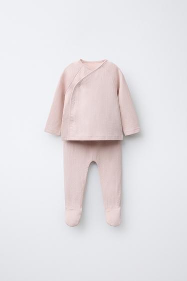 Zara Комплект из футболки и легинсов с рельефным узором