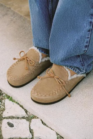 Кожаные сабо с искусственной овчиной