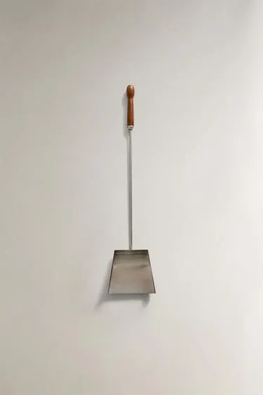 Металлическая лопата для золы камина- Заказать в России