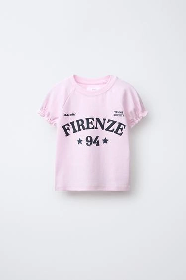 Футболка с объемными рукавами и принтом