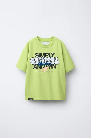 Футболка с граффити и рельефным принтом- Заказать в России