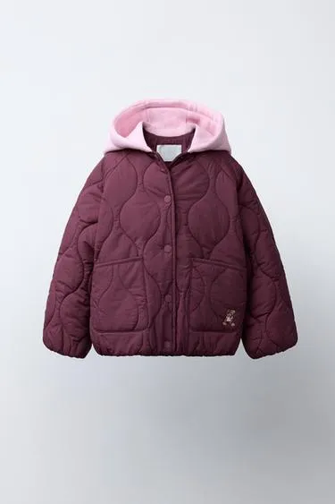 Стеганая куртка с капюшоном и вышивкой в виде медвежонка- Заказать в России