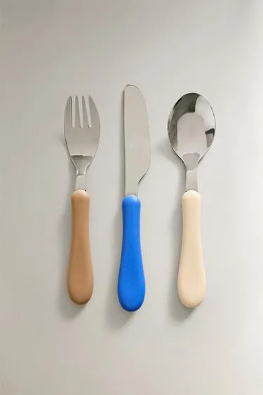 Набор детских столовых приборов с силиконовой ручкой- Заказать в России