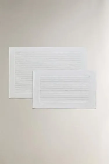 Велюровый коврик для ванны с полосатым узором