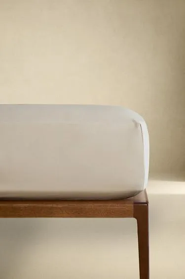 Сатиновый наматрацник | 40 см высота (1000 нитей)- Заказать в России