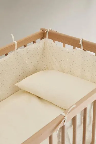 Чехол на бортик кроватки с цветочным узором- Заказать в России