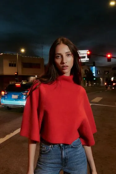 Трикотажный джемпер с широкими рукавами