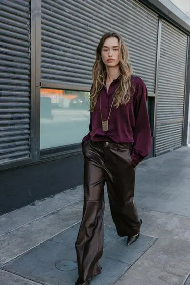 Атласная рубашка объемного кроя