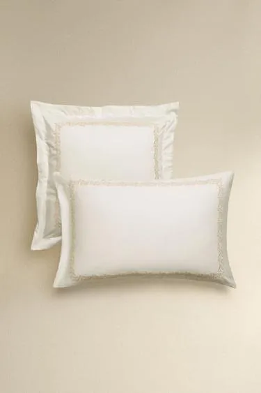 Наволочка из сатина с цветочным краем- Заказать в России