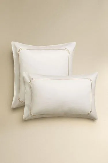 Наволочка из макового шелка с отделкой- Заказать в России