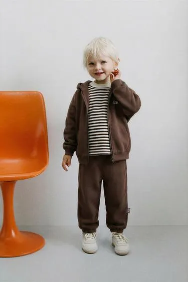 Толстовка на молнии с текстом