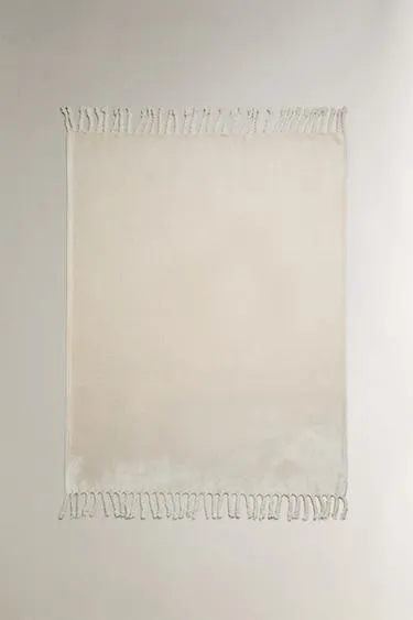 Плед из флиса с бахромой