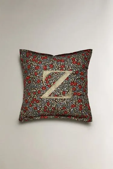 Подушка с рождественской вышивкой буквы Z- Заказать в России