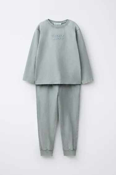 6-14 лет/пижама с эффектом стираной ткани и вышивкой- Заказать в России