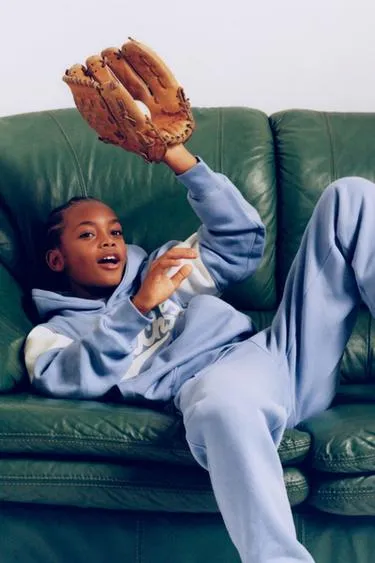 Худи для пробежек с вышивкой