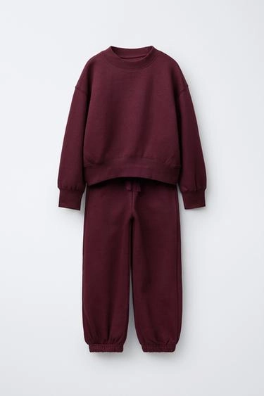 SWEATSHIRT AND JOGGER TROUSERS SET