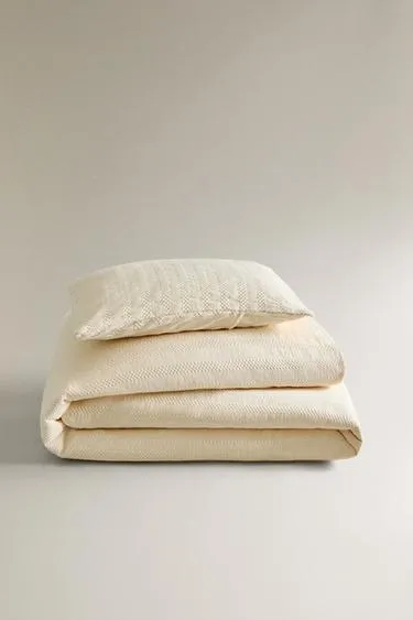 Детское покрывало в полоску с текстурой