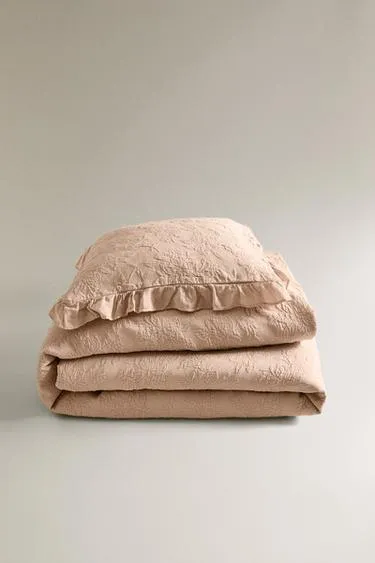 Покрывало из джаккарда с оборками