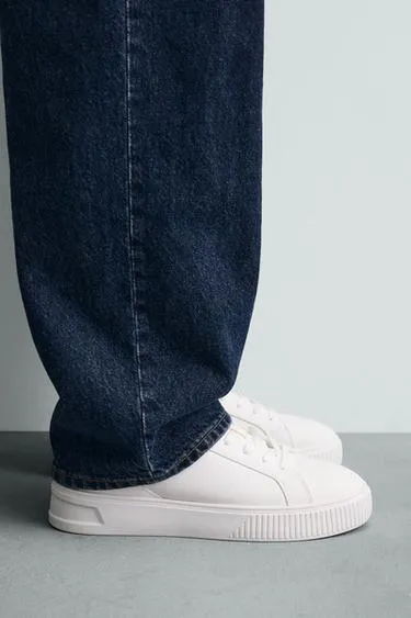 Однотонные кроссовки на объемной подошве- Заказать в России