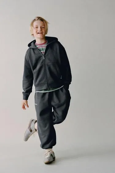 Толстовка на молнии