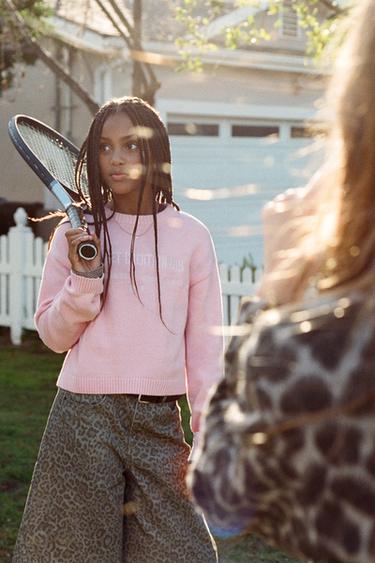 Zara Вязаный свитер с вышитой надписью