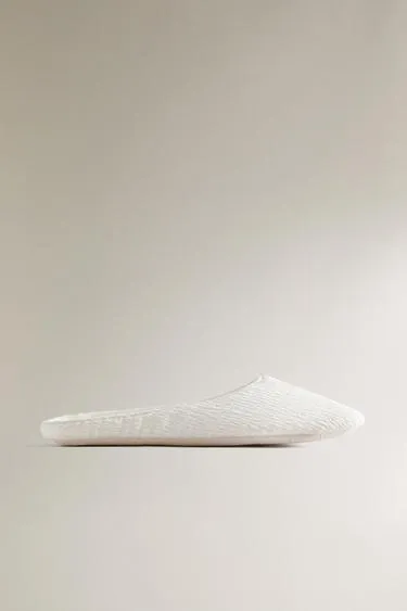 Туфли-мюли с защипами и кожаной подошвой