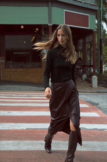 Zara Юбка миди из искусственной кожи купить с доставкой.