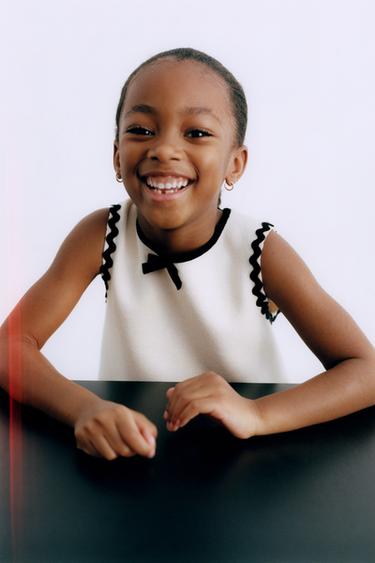 Zara Трикотажное платье с контрастными волнами