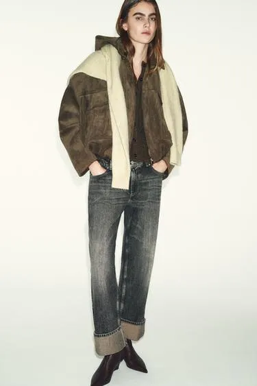 Бомбер оверсайз из искусственной замши с капюшоном- Заказать в России