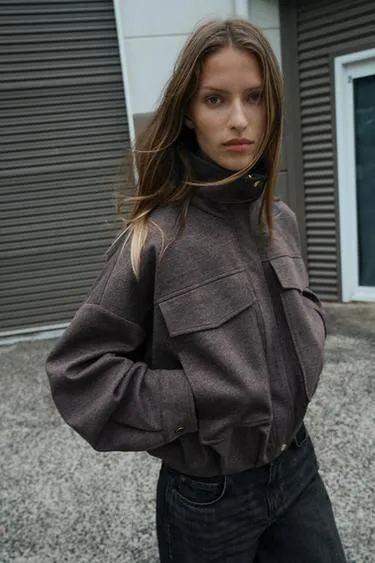 Бомбер с воротником-стойкой- Заказать в России