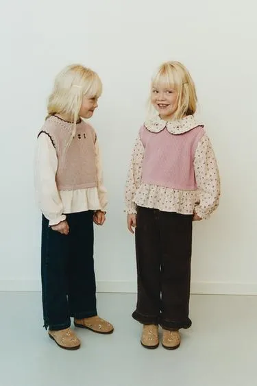 Рубашка с цветочным принтом и трикотажным жилетом- Заказать в России