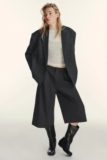 Широкие шорты со складками