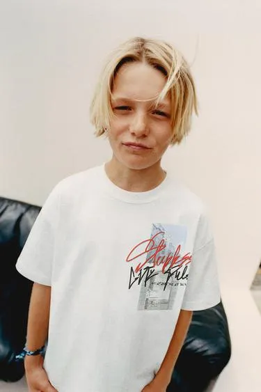 Футболка с принтом граффити