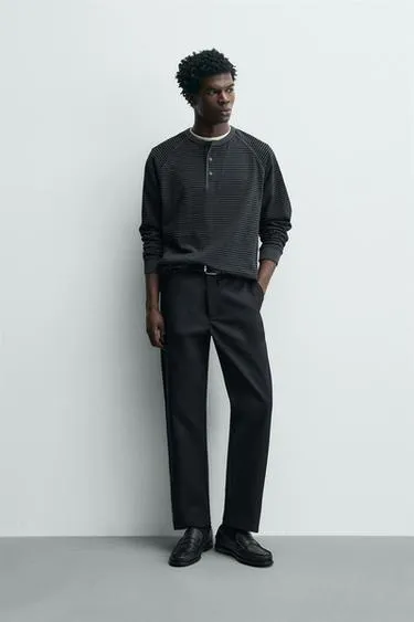 Футболка с круглым вырезом на пуговицах- Заказать в России