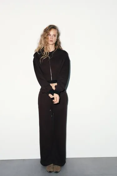 Укороченная толстовка с капюшоном