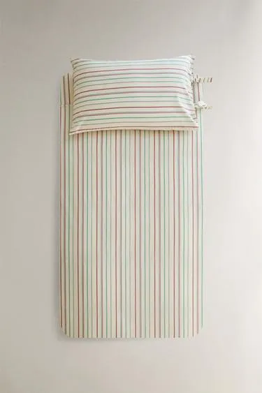 Детское одеяло с полосатым рисунком